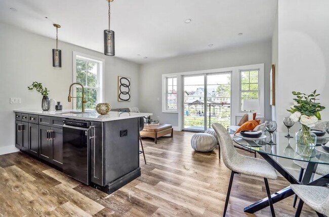 Foto del edificio - 19 W Tremlett St