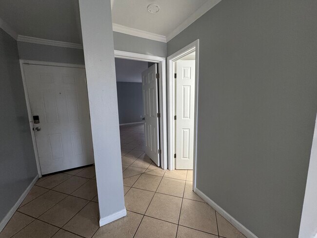 Building Photo - 406 Marshall Ct