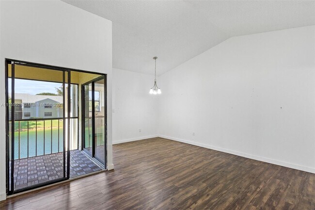 Foto del edificio - 960 N Franklin Ave