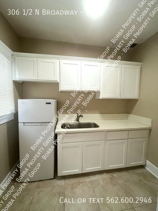 Foto del edificio - 306 1/2 N Broadway-7