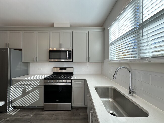 Foto del edificio - 615 Broadway St