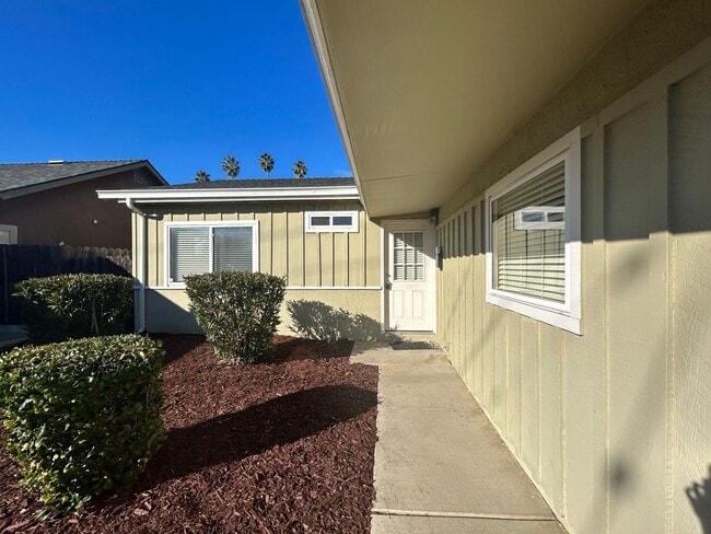 Building Photo - Very nice single family house in the Grimm...