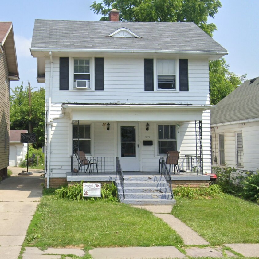 Primary Photo - 1019 Booth Ave