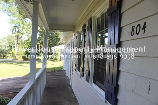 Building Photo - 804 Marthas Dr
