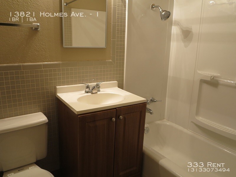 Building Photo - ~Great apartment close to Martin City~