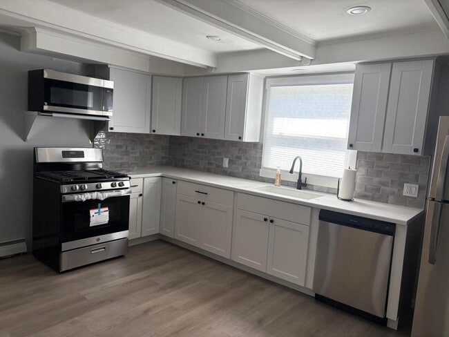 Foto del edificio - 23 Bowers Ave