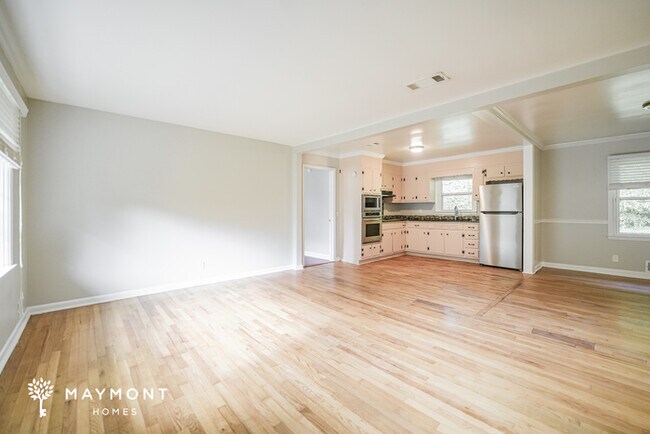 Foto del edificio - 6197 Castlewood Dr