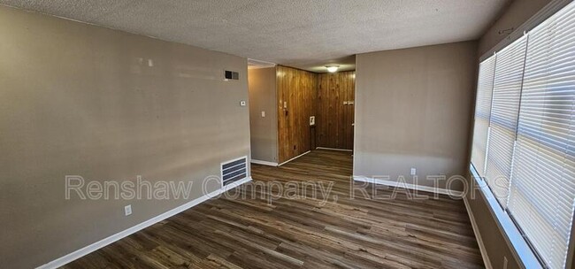 Building Photo - 100 Marr Dr