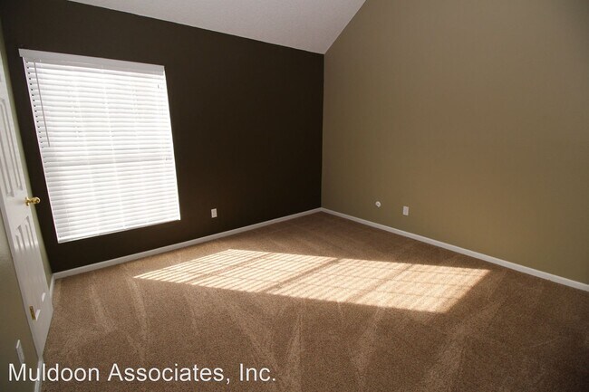 Building Photo - 2 br, 1.5 bath House - 3415 Rebecca Lane #E