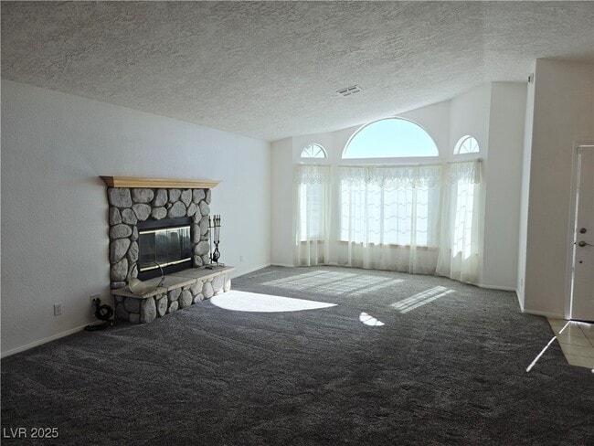 Building Photo - 250 S E Comstock Cir