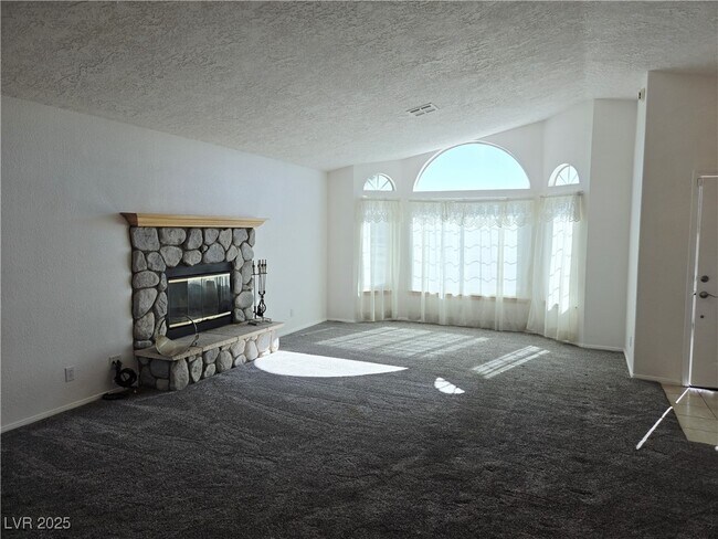 Foto del edificio - 250 S E Comstock Cir