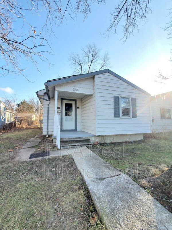 Primary Photo - 584 S Wheatland Ave
