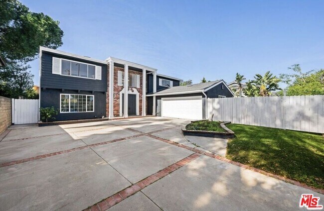 Building Photo - 6257 Lindley Ave