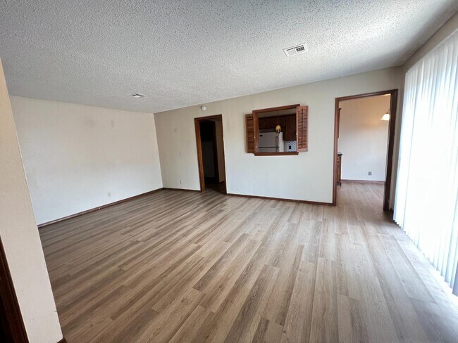Foto del edificio - 121 Crawford Ct