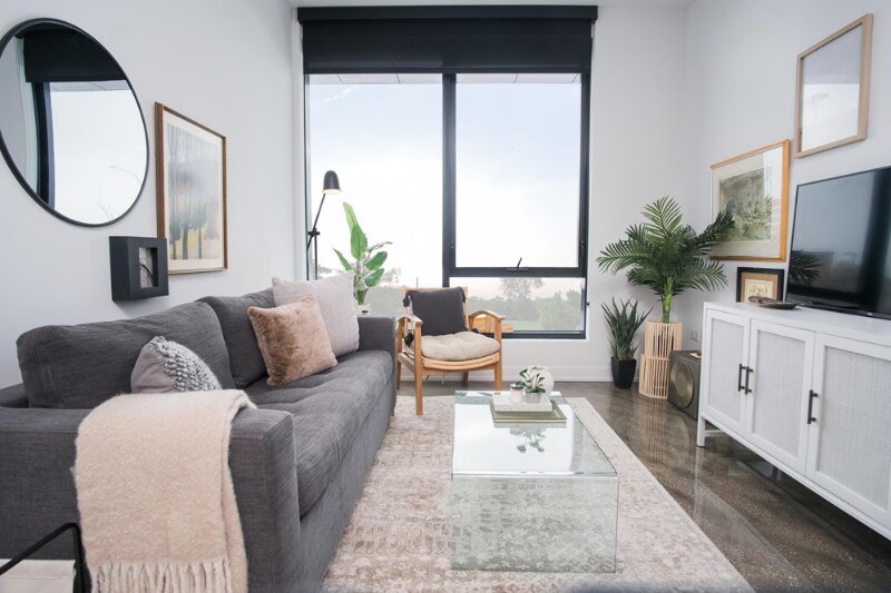 Foto principal - 1461 S Racine Ave