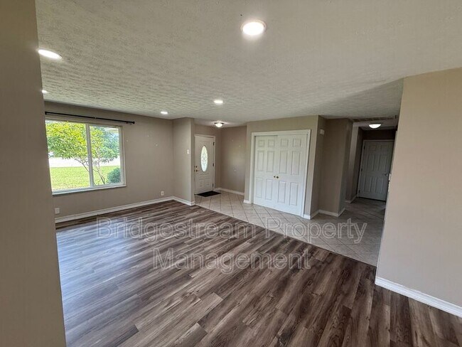 Foto del edificio - 3579 Timbrook Ct