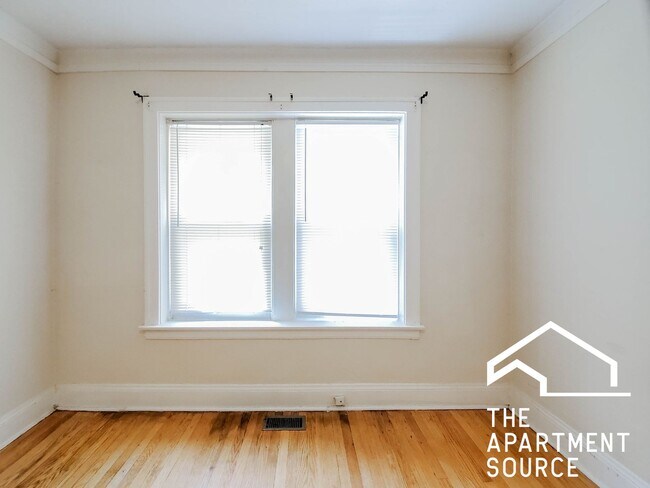 Foto del edificio - 1904 W Winnemac Ave