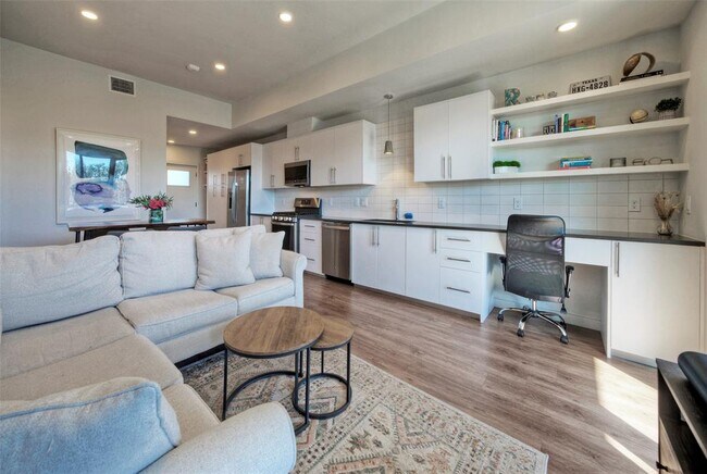 Foto del edificio - 4004 Banister Ln