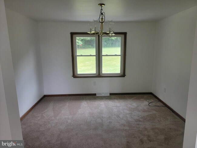Foto del edificio - 53 Homestead Ln