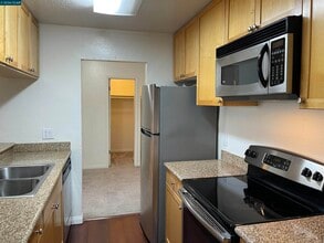 Building Photo - 1087 Murrieta Blvd