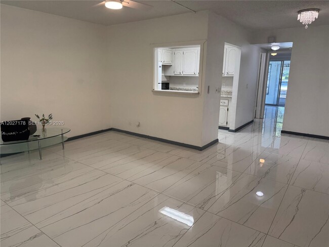 Building Photo - 111 Tilford F
