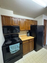 Building Photo - 2114 Valleyhigh Dr NW