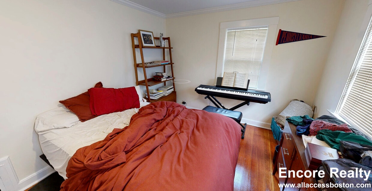 Building Photo - 38 Gibson St