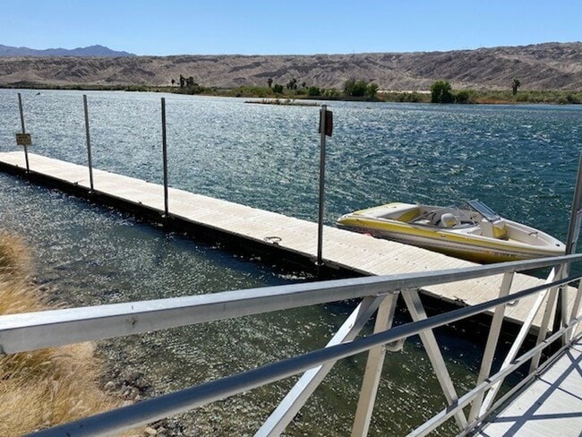 Building Photo - 2 BR Furnished, Gated complex on the water...