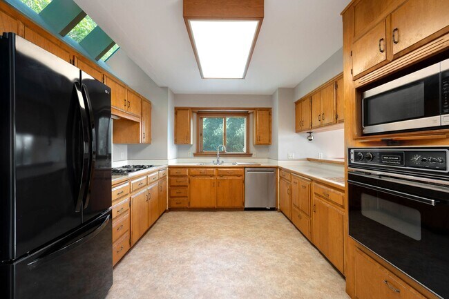 Foto del edificio - Beautiful home with views and in a gated c...