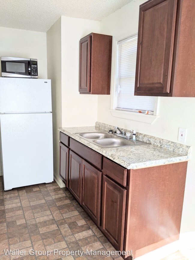 Building Photo - 1 br, 1 bath House - 6365 Hollis Ave