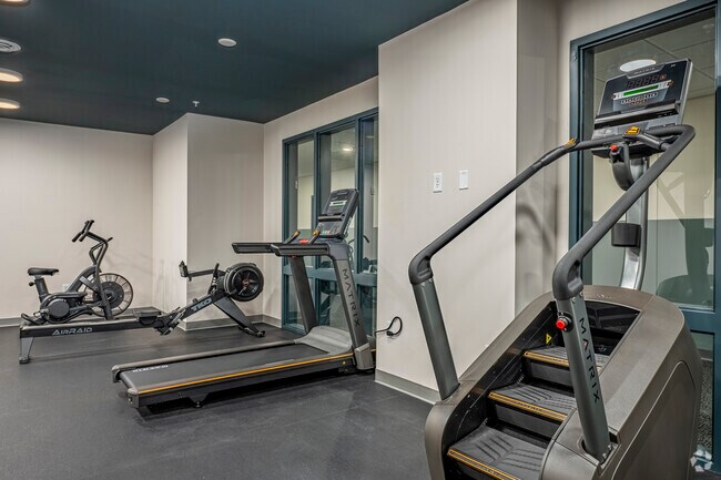 Gimnasio - Monarch on Main
