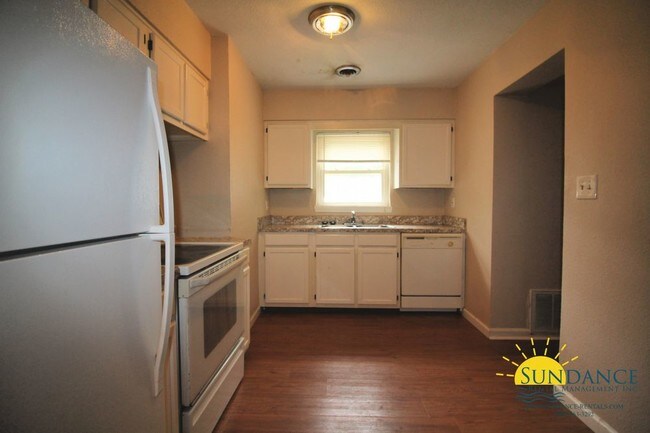 Building Photo - Renovated 3 Bedroom Home in Mary Esther