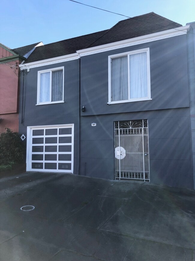 Foto del edificio - 2733 Ortega St