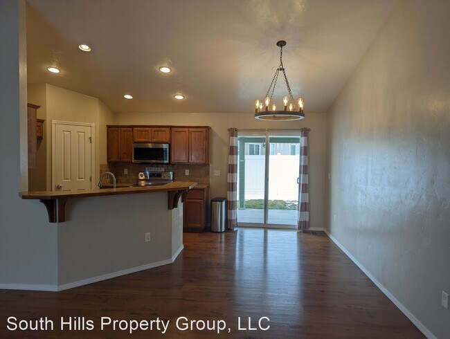 Building Photo - 3 br, 2 bath House - 742 Gregory Way