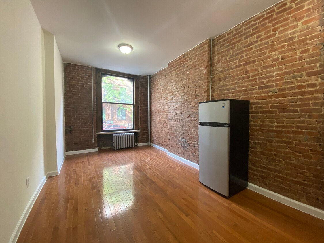 Primary Photo - 138 W 133rd St