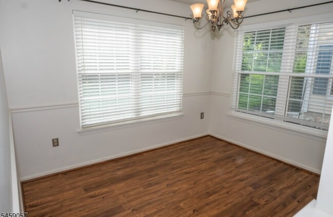 Foto del edificio - 128 Arbor Way