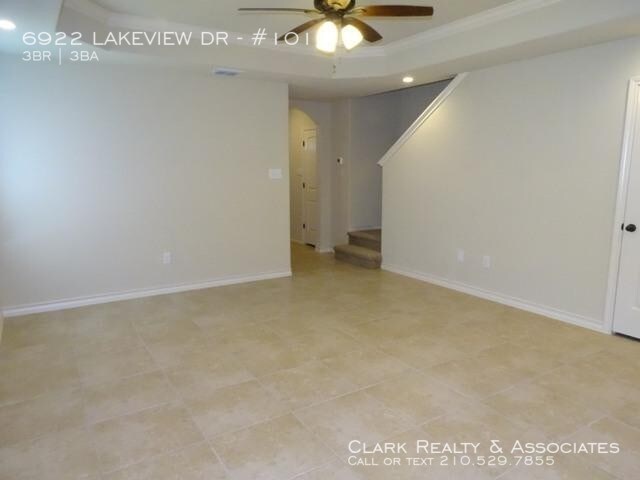 Building Photo - 6922 Lakeview