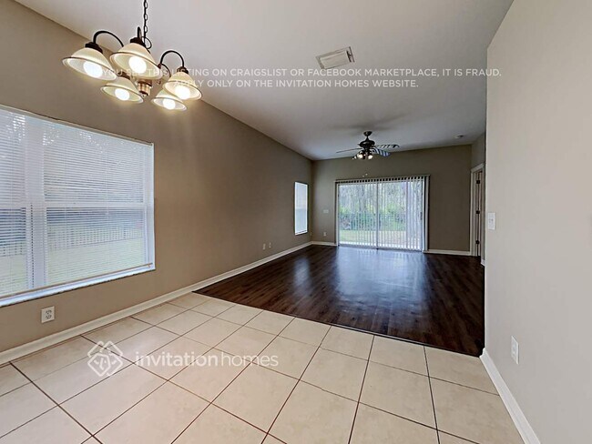 Foto del edificio - 6138 Skylarkcrest Dr
