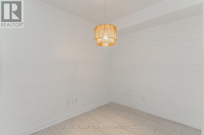 Building Photo - 31-431 Tippett Rd
