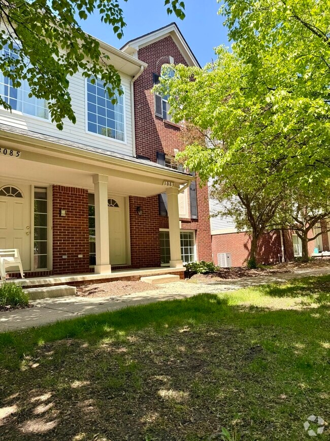 Building Photo - 3083 Promenade Cir