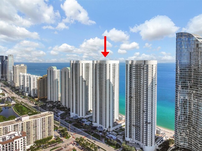 Building Photo - 15901 Collins Ave
