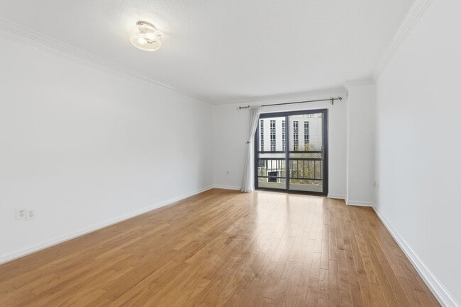 Building Photo - Beautiful 1 BR/1 BA Condo in The Observatory!