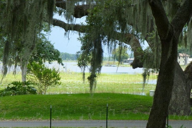 Foto del edificio - 2 Bedroom 2 Bath Mobile Home In Apache Shores