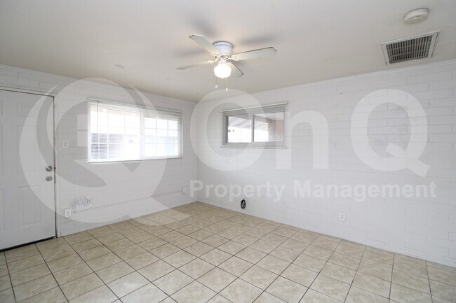 Foto del edificio - 3122 E Hubbell St