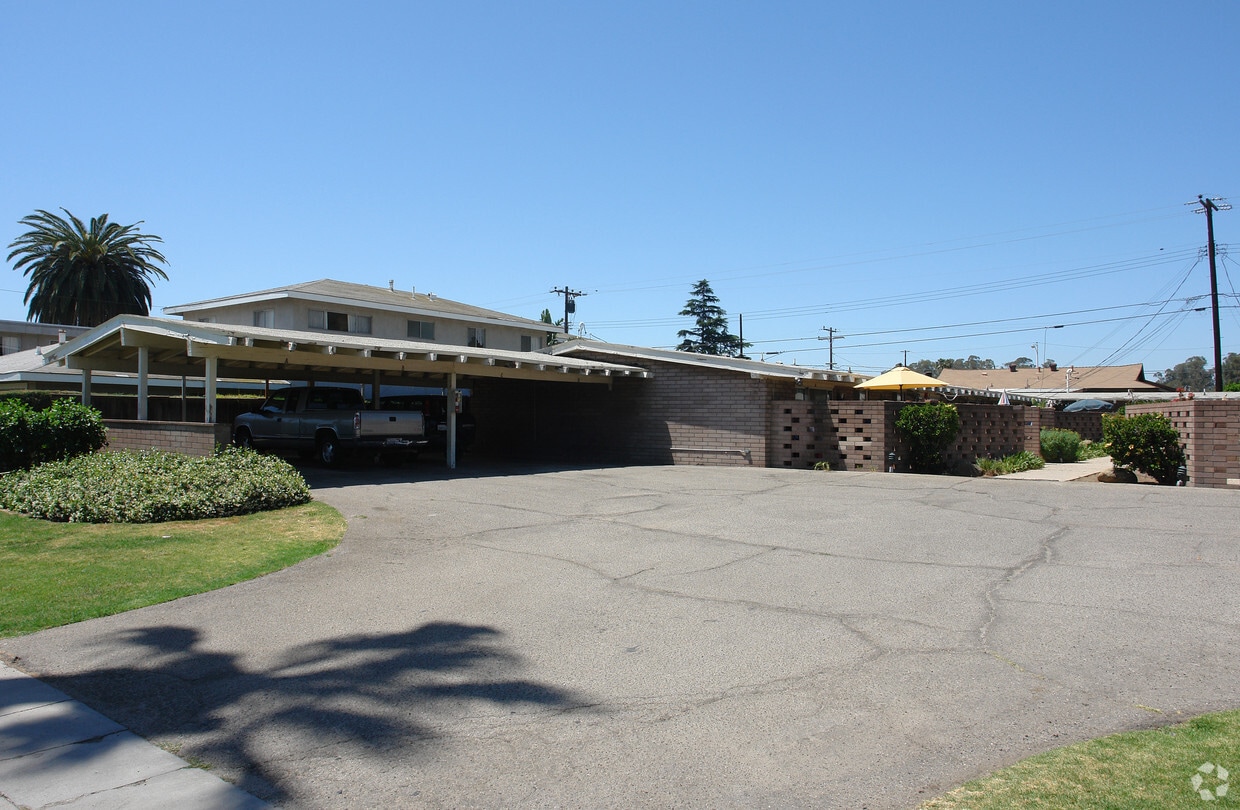 Building Photo - 314-318 322 N Palm Ave