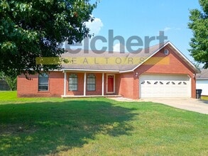 Building Photo - 905 Redwood Dr