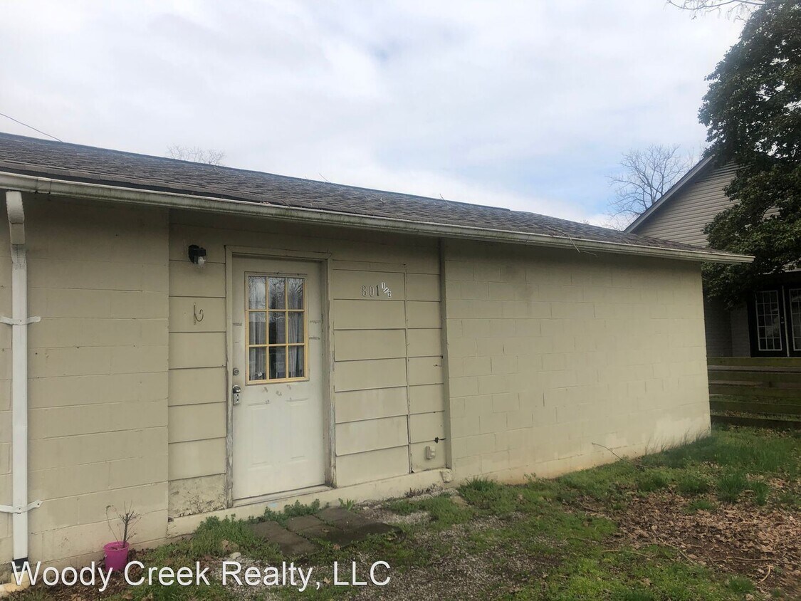 Primary Photo - 1 br, 1 bath House - 801 1/2 Maple Street