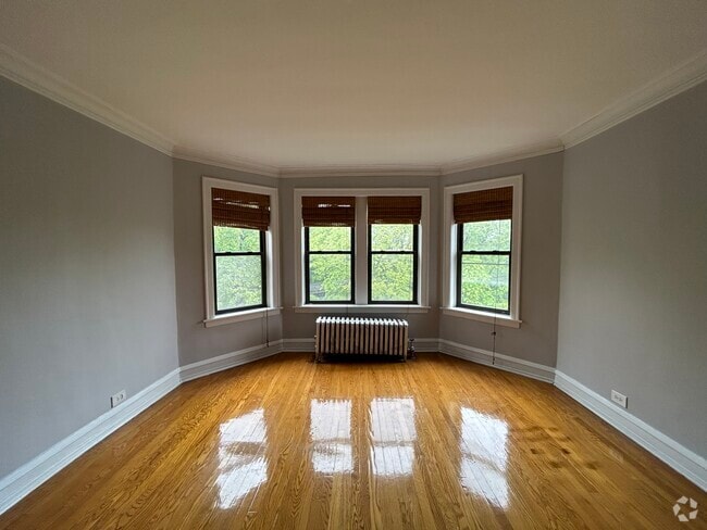 Building Photo - 4630 N Wolcott Ave