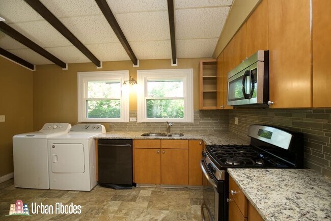 Foto del edificio - 1227 Wood Ave