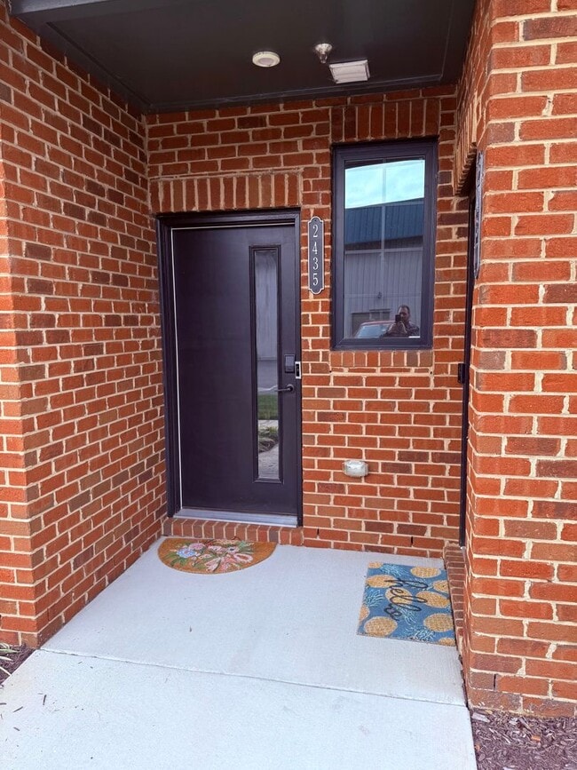 Building Photo - 2435 Ownby Ln